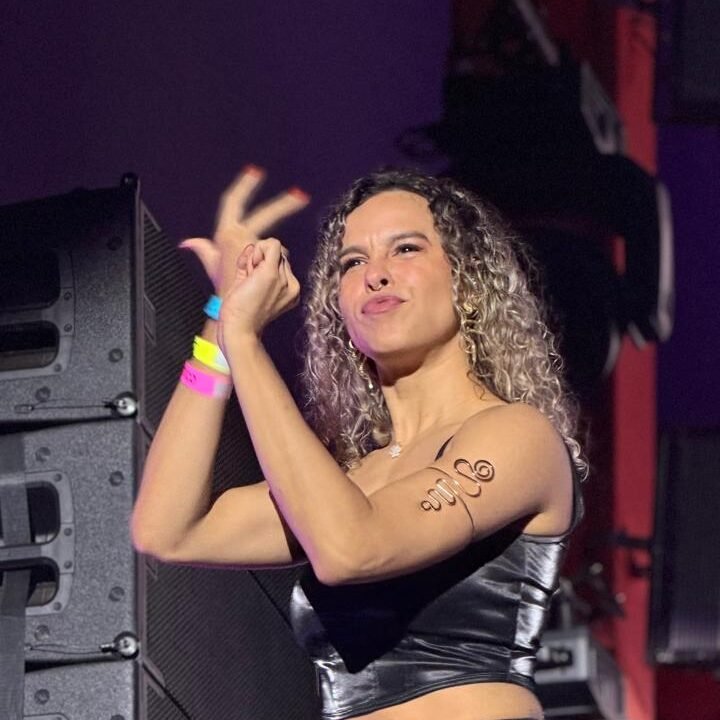 Naiane Olah