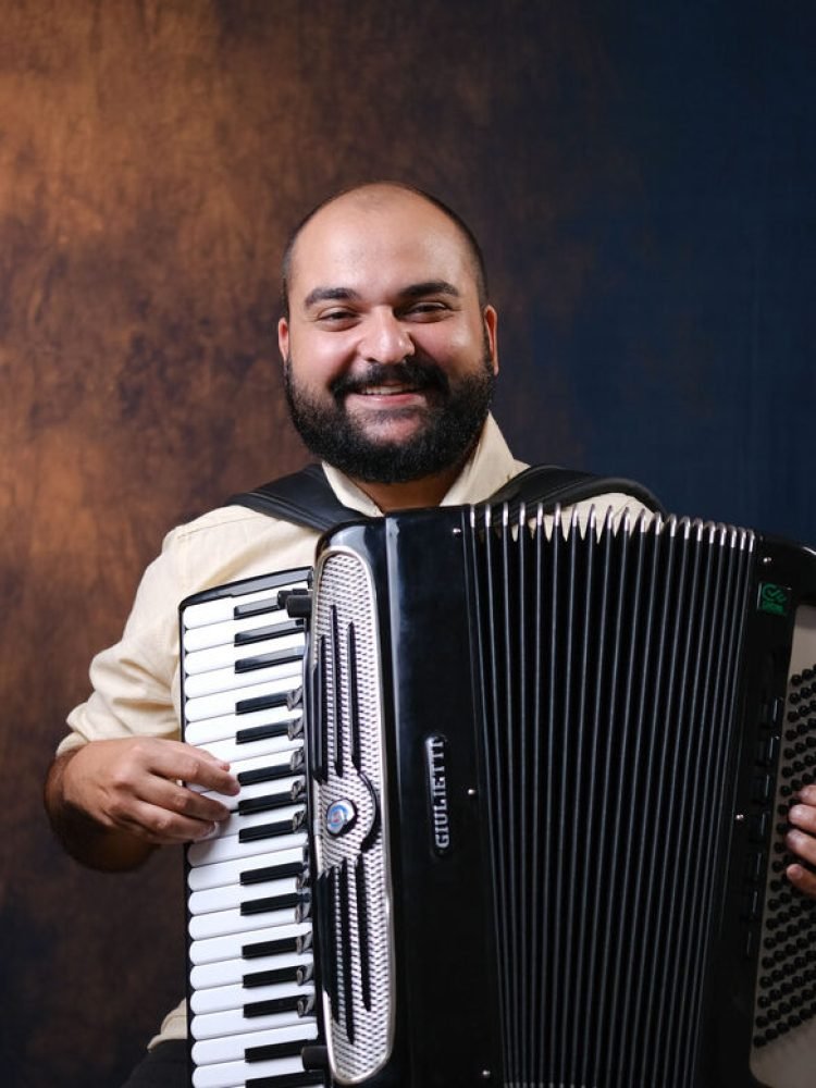 Ranier Oliveira_Easy-Resize.com